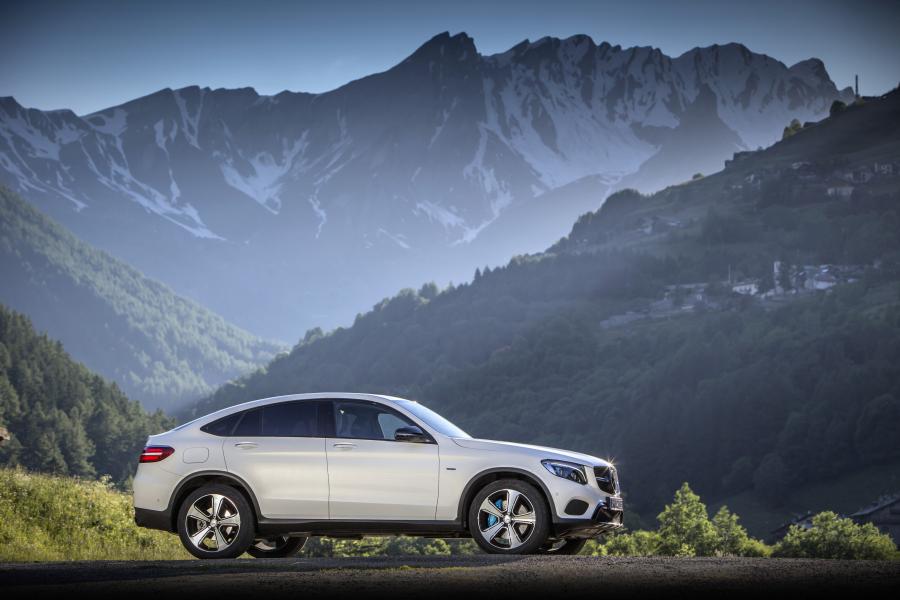  Mercedes-Benz GLC350 e 4Matic Coupe 2016 года  (фото 3 из 43)